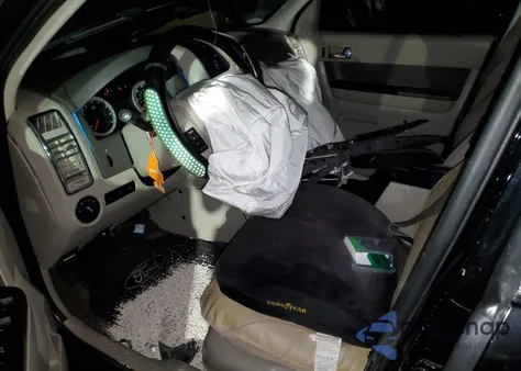 2009 Ford Escape Hybrid z USA, uszkodzony, nr VIN 1FMCU49359KA95447